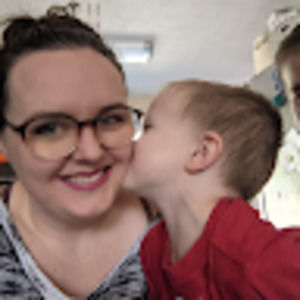 Meet your Posher, Holly